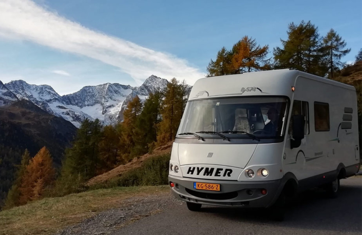 Hymer b574 caravan met natuur achtergrond - Bergland camperverkoop