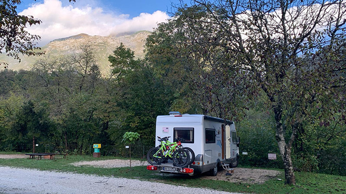 Bergland Camperverhuur - Voordelen en nadelen overnachten campeerplekken